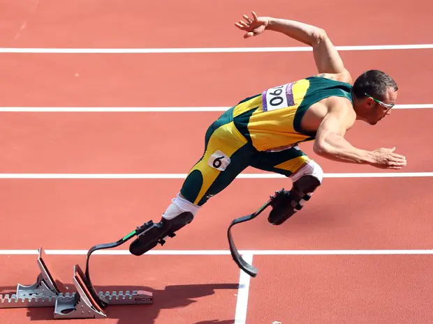 Paralympic runners in action